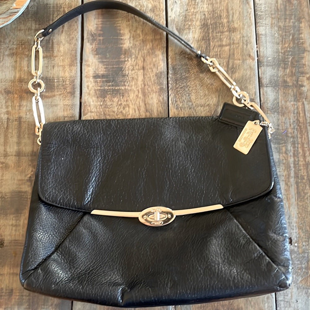 Black Leather Coach Purse, with good detailing. Excellent storage/condition !